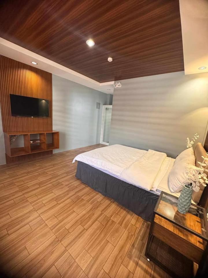 Casa Alberto Of Calapan Town Center Exterior photo
